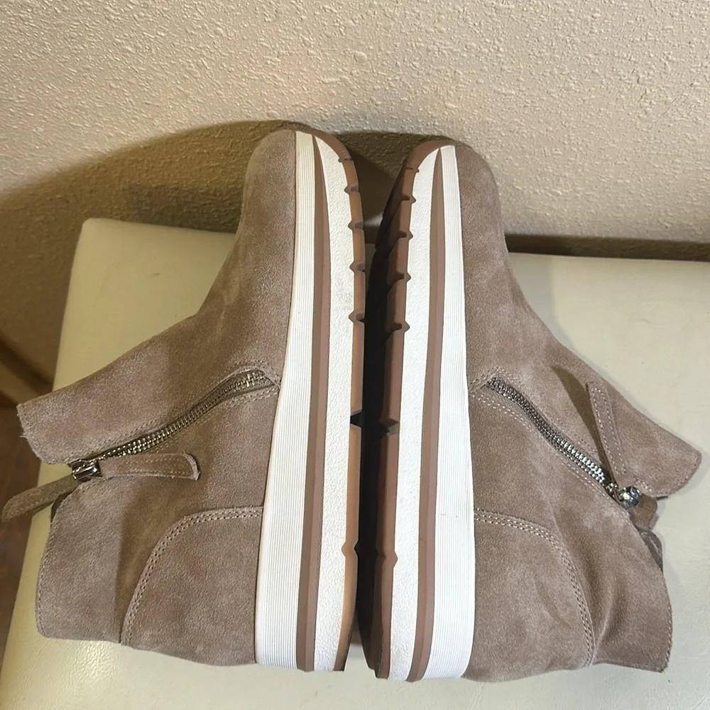 Steve Madden hightops size 8